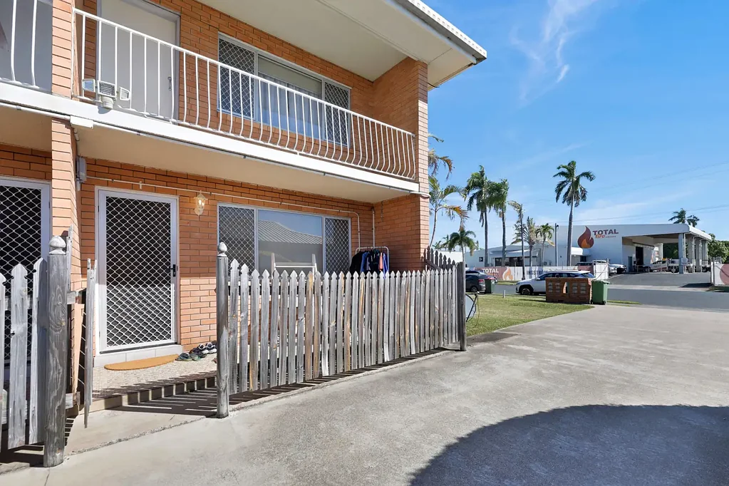 Mackay 2ਬੈੱਡਰੂਮ Investor's Dream – Freshly Updated Unit!