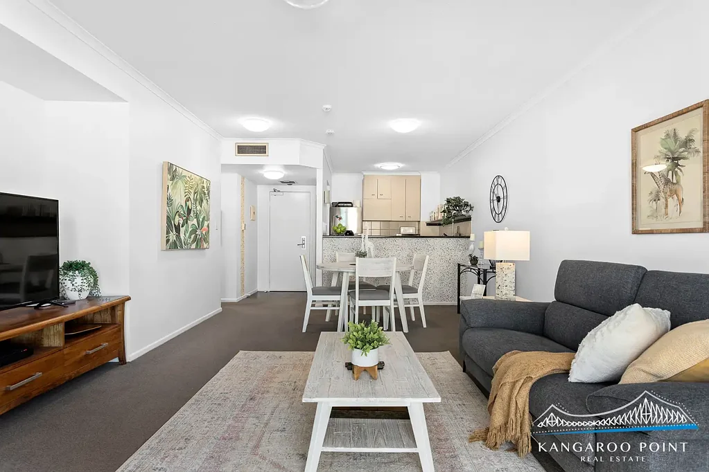 Kangaroo Point 2房 河景山景奢居 开放式空间 无缝室内外 度假村设施 安全专属车位 便捷河岸生活 Riverside Living at its Best