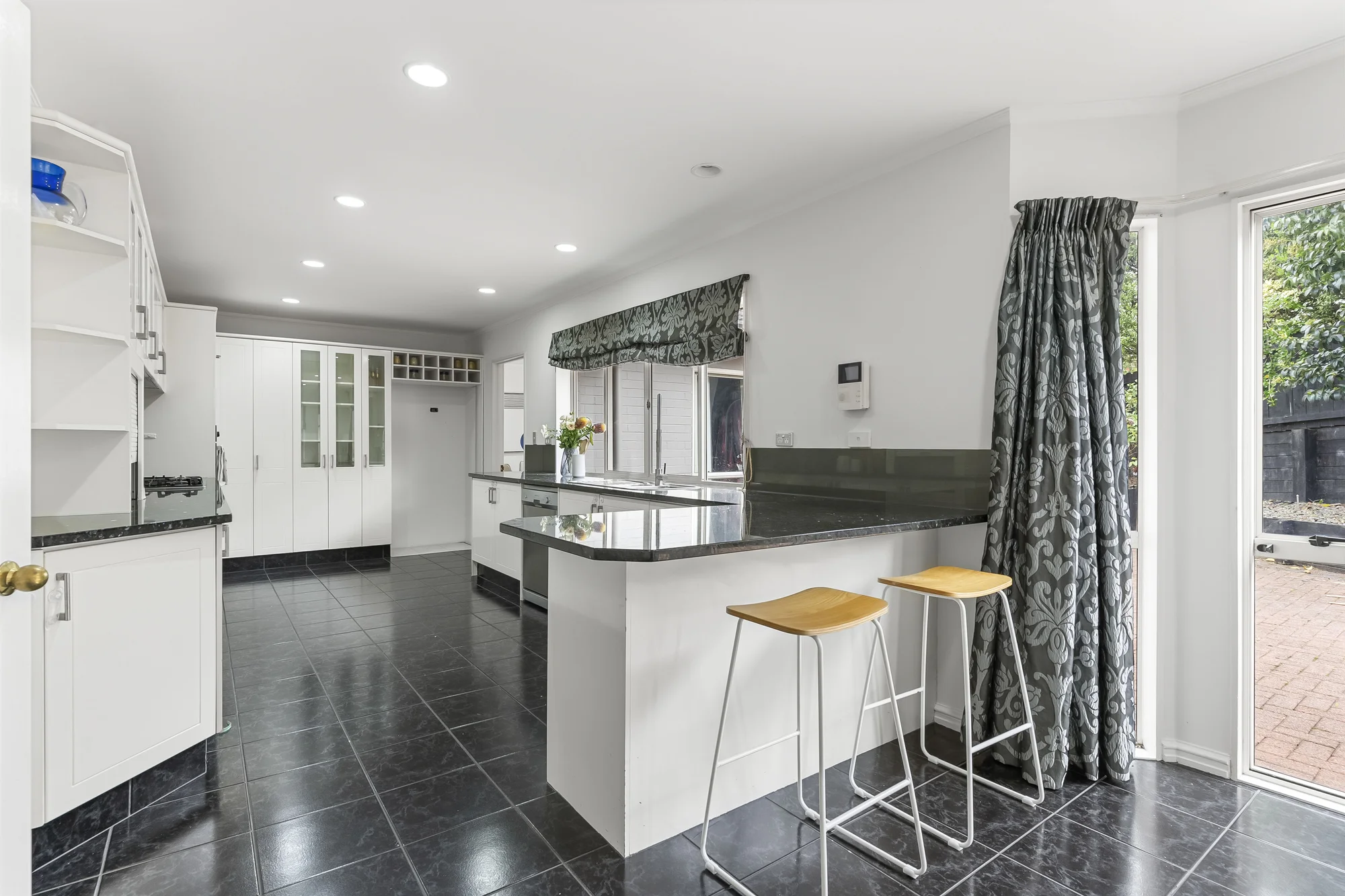 9 Nathan Close, Somerville, Manukau City, 5 Bedrooms, 3 Bathrooms, House