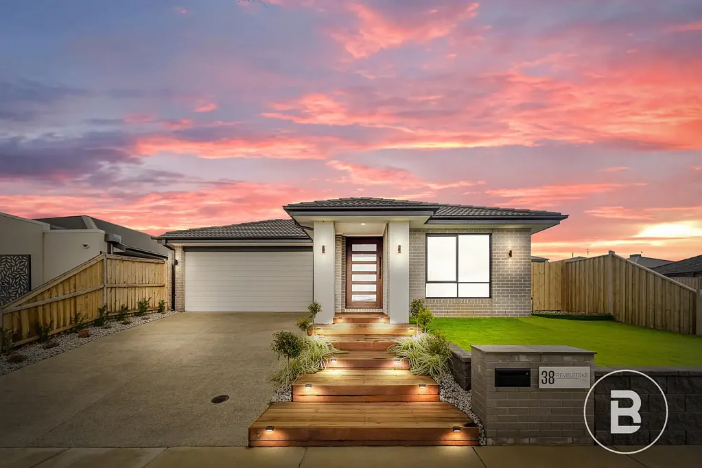 Winter Valley 4chambre A PRIVATE RETREAT WITH BEAUTIFUL FRONTAGE - A HOUSE THAT TICKS ALL BOXES.