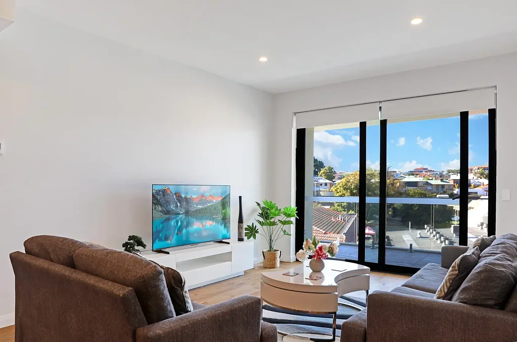 Furnished and Equipped Urban Escape!!