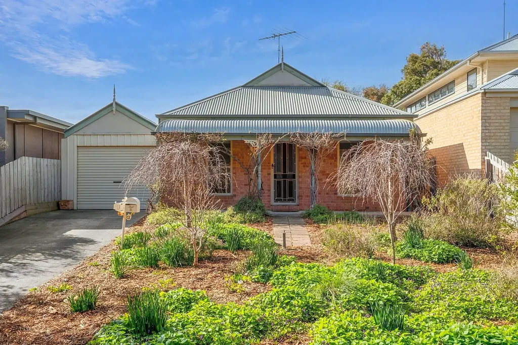 8 Lakeside Place, Ocean Grove, VIC 3226
