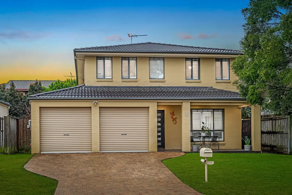 Kellyville Ridge 4 Bedroom Stylish Family Living Close To Shops, Parks & Transport
