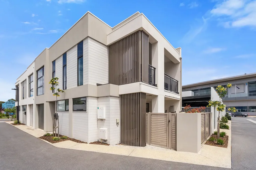 4 Saltbush Lane, West Lakes, SA 5021