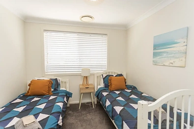 Address Withheld, Maroubra, NSW 2035, 4 phòng ngủ, 2 phòng tắm, Townhouse