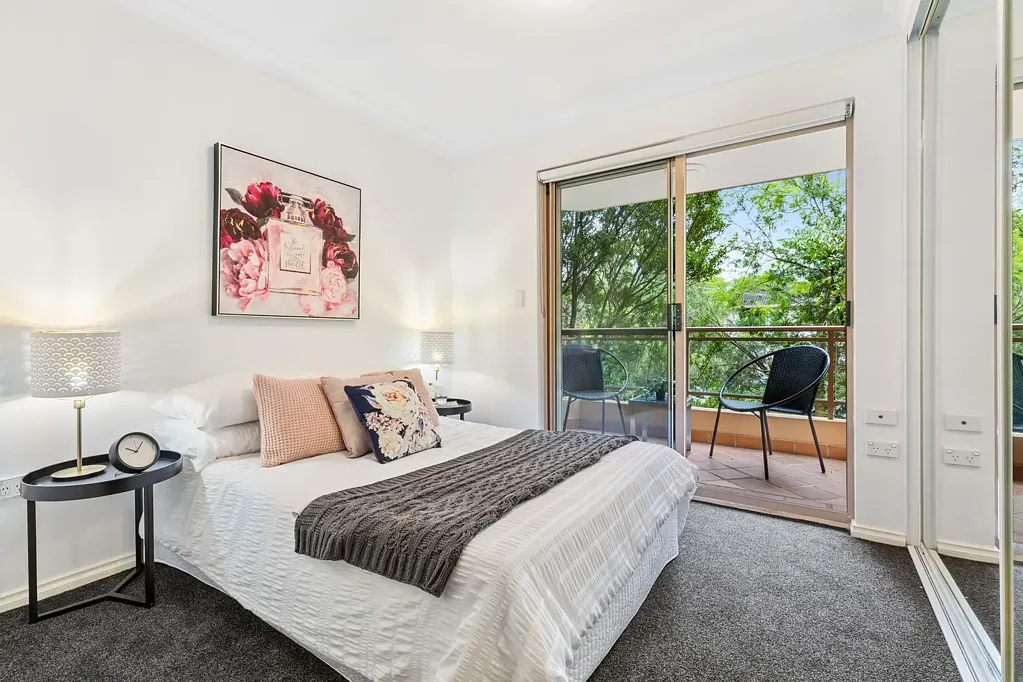 RENOVATED GROUND FLOOR GEM WITH TWO CAR SPACE – ENTRY VIA WHITTON ROAD