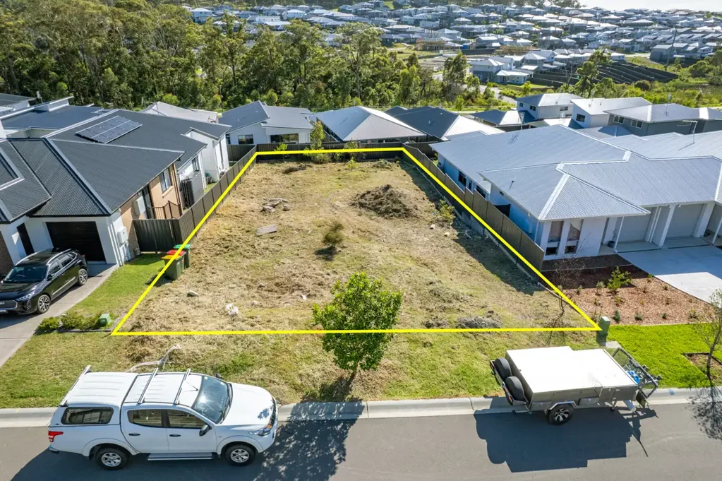 8 Turnock Drive, Cameron Park, NSW 2285