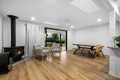 लिविंग रूम - 49 ROLLINS RD, BELL POST HILL VIC 3215
