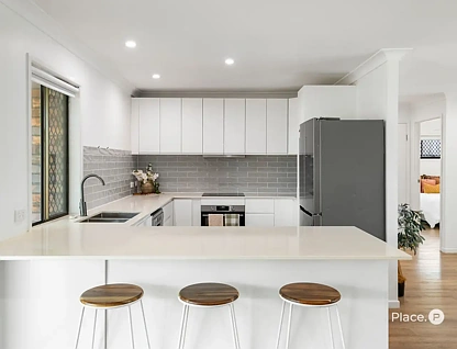 76 Oldfield Road, Sinnamon Park, QLD 4073, 4 Kuwarto, 2 Banyo, House