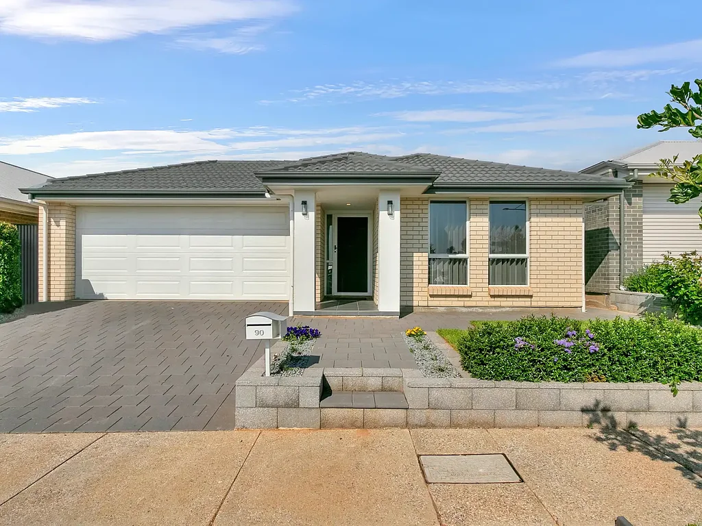 Blakeview 4房  Modern Family Living in the Heart of Blakes Crossing