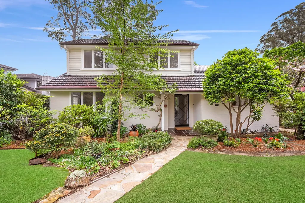 9 Pentecost Avenue, St Ives, NSW 2075