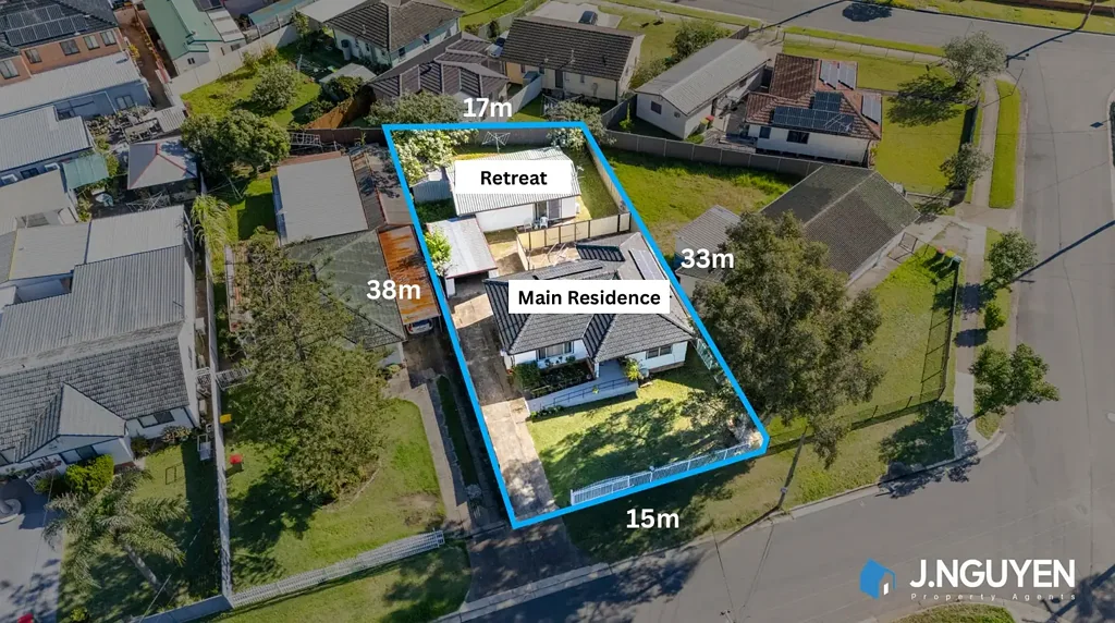 Cabramatta West 5Kwarto Well Maintained + Self Contained Retreat on 564m²