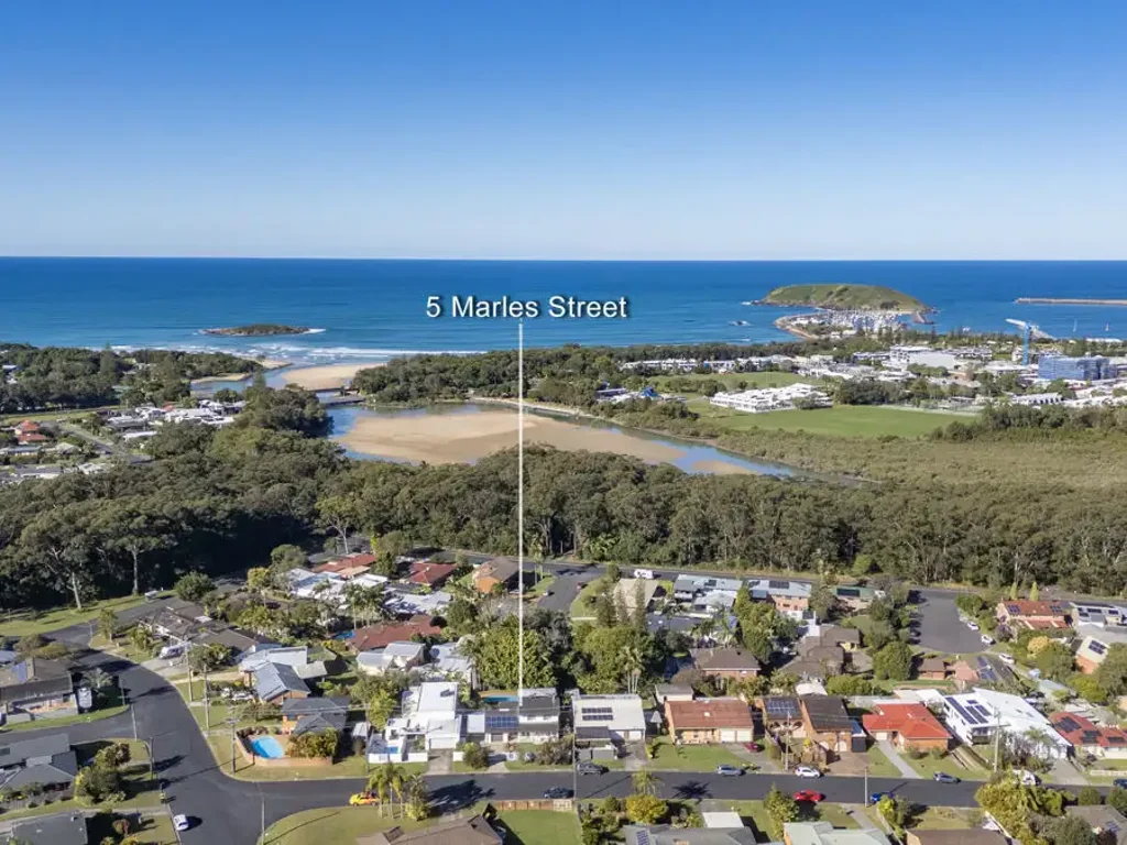 Coffs Harbour 4Kwarto Renovated Coastal Home with Pool...