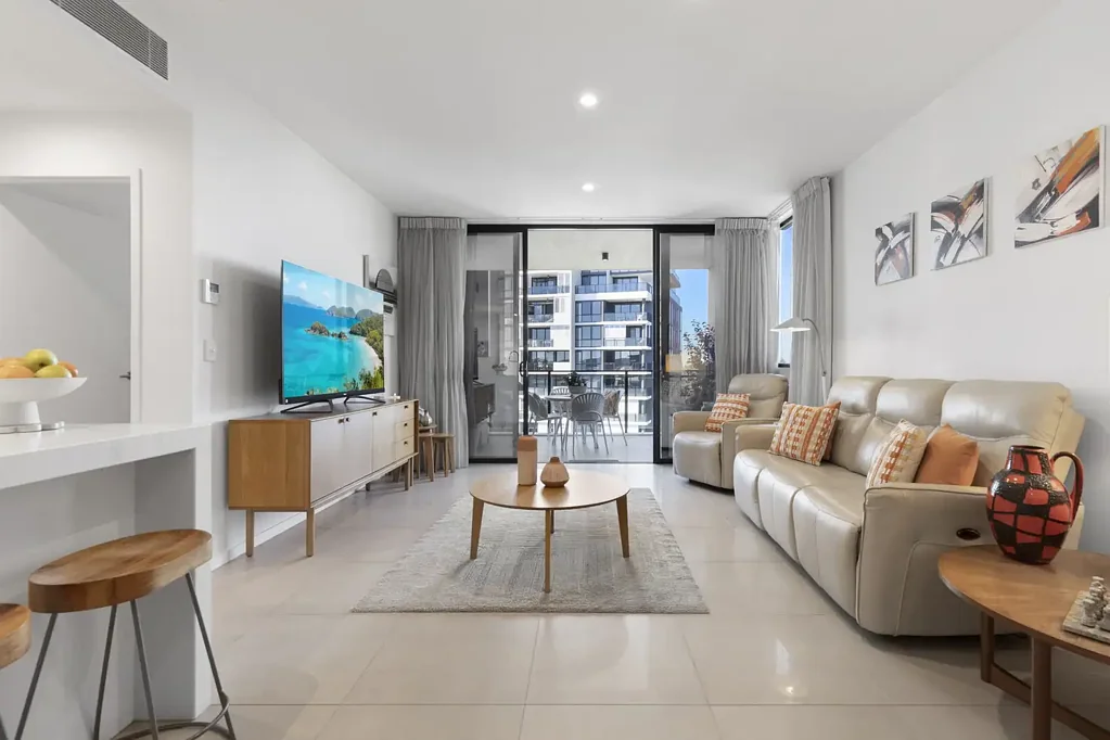 Benowa 2房  Top-Floor Luxury Vantage Living!