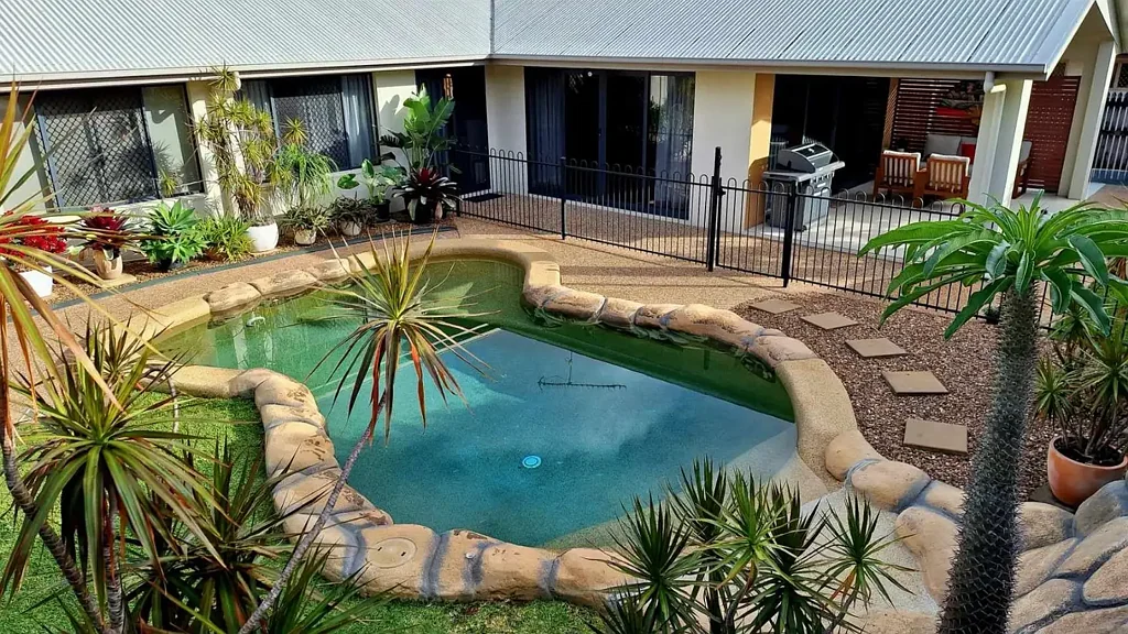Mount Louisa 4 Bedroom Style, Space & a Sparkling Pool in Prestigious Crestbrook Estate