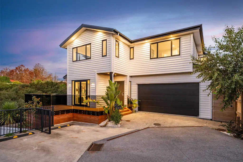 Albany 5 Bedroom Visionary, Pristine, 5 Bedrooms & Top Schools