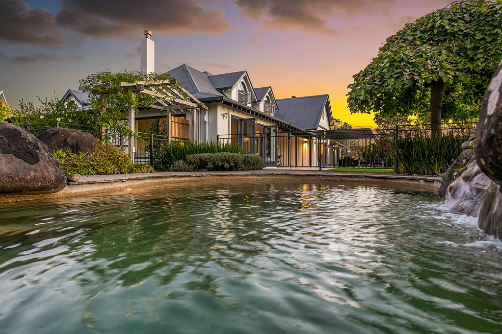 Greenhithe 6Kwarto Luxury - Located 10 minutes to Kristin - Look now!