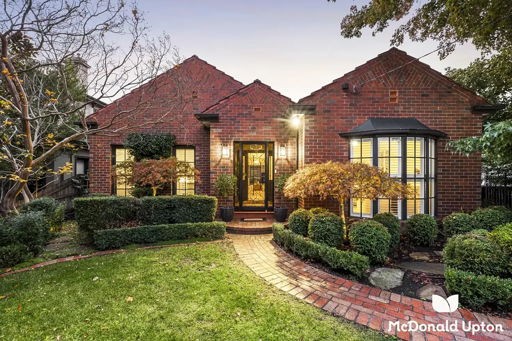 Essendon 4Kwarto A True Family Sanctuary with Rich Art Deco Distinction