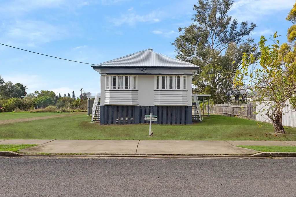 1&2/6 James Street, Lowood, QLD 4311, 2 Bedrooms, 1 Bathrooms, Unit