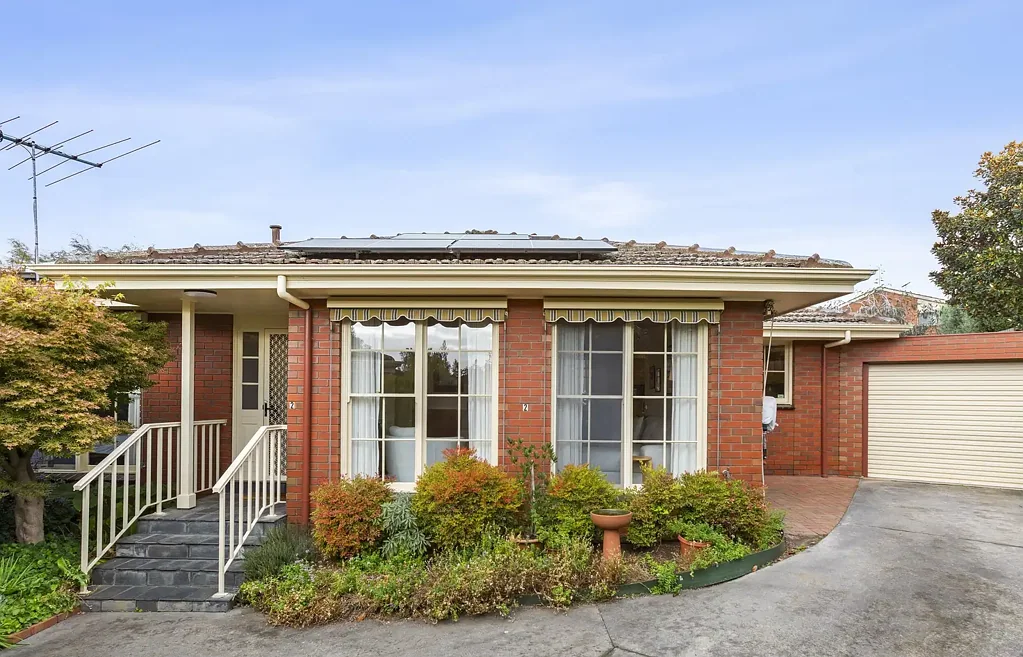 2/10 Barwon Boulevard, Highton, VIC 3216