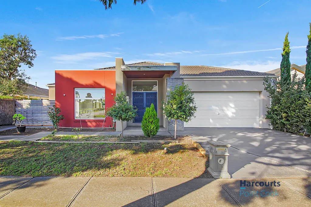 BEAUTIFULLY PRESENTED FAMILY HOME IN PRIME LOCATION