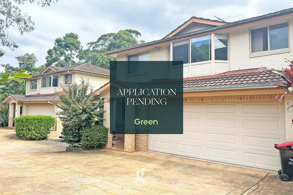 Modern, Spacious, Stylishly Updated 3-Bedroom Villa in the Heart of Epping!