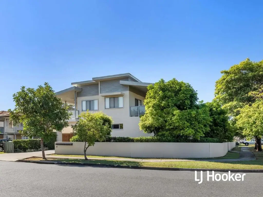 Spacious & Stylish Apartment in a Convenient Location!