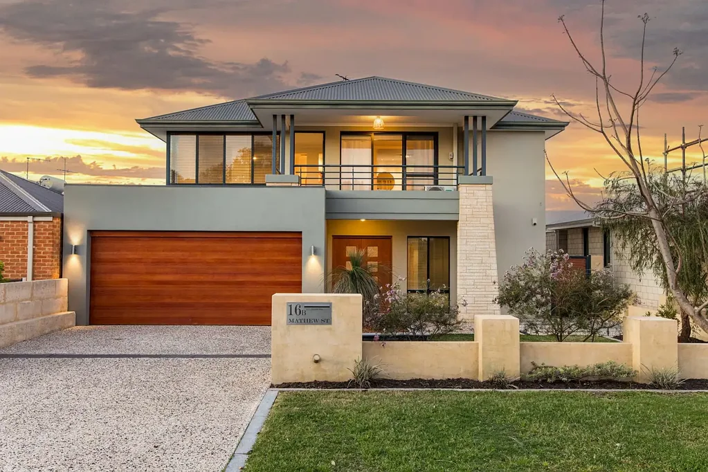 Falcon 4Zimmer Immaculately Presented Family Home – Luxury Living by the Estuary in Falcon