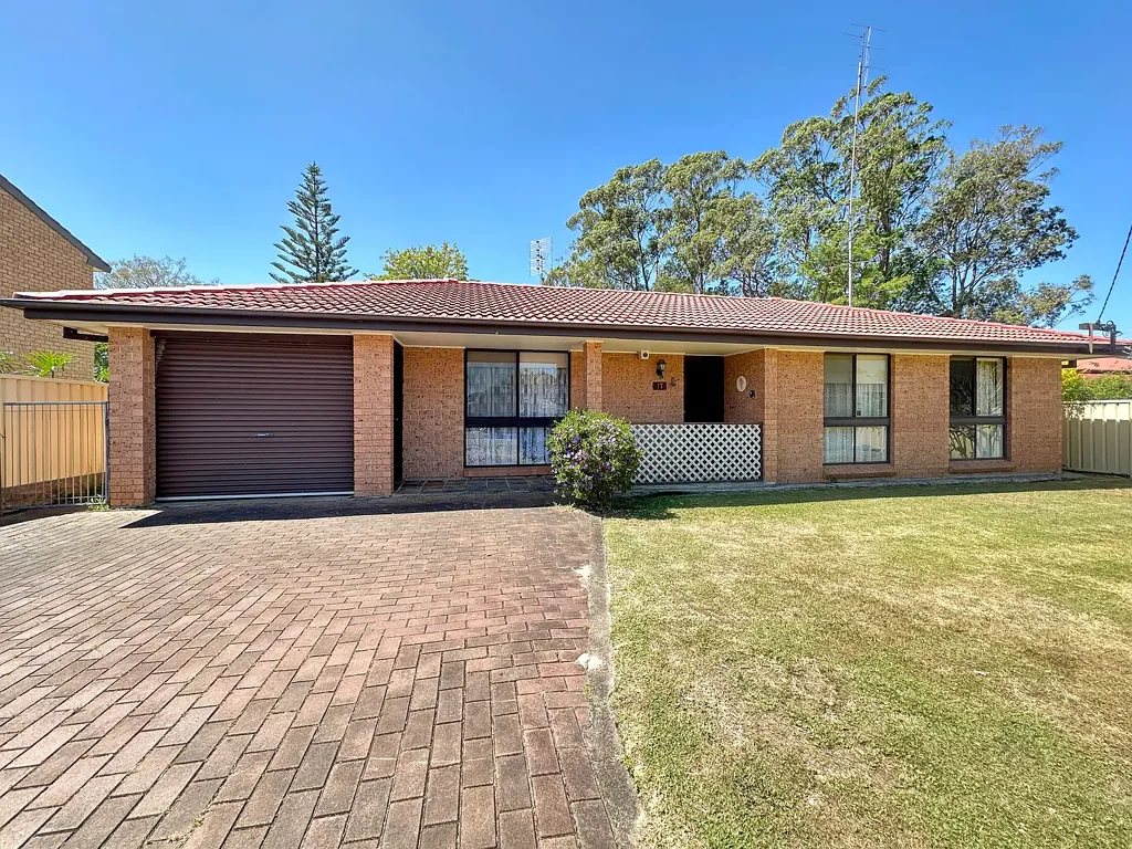 17 Poilus Parade, Tanilba Bay, NSW 2319