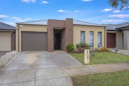 34 Sherford Way, Weir Views