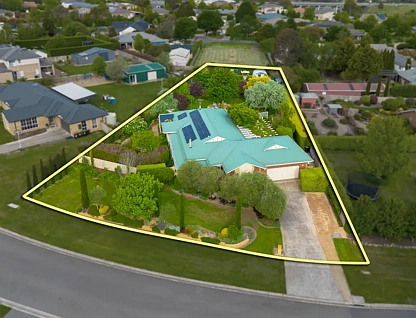 11 Jacksons Creek Way, Gisborne, VIC 3437, 4 कमरे, 2 बाथरूम, House