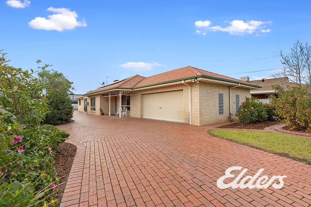 Yarrawonga 4ਬੈੱਡਰੂਮ Spacious & Stylish Central Living - Ideal for Retirees or Savvy Investors.