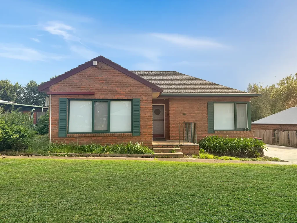 Fully Furnished & Convenient Location