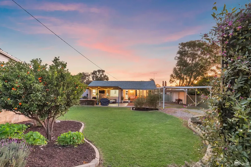 Kelmscott 3ਬੈੱਡਰੂਮ CHARACTER FILLED HOME IN THE HILLS