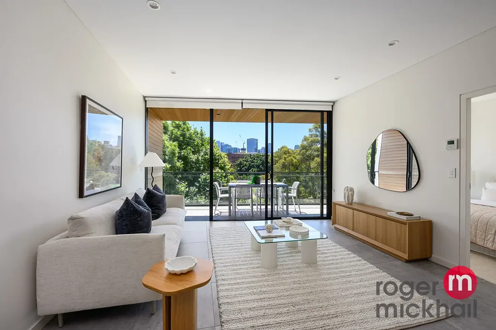 702/2F Wentworth Park Road, Glebe, NSW 2037