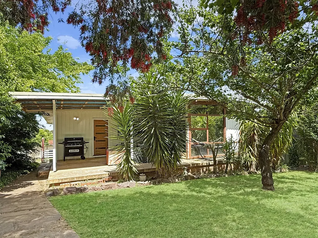 54 Yass Street, Young, NSW 2594