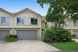 125/125 Santa Cruz Boulevard, Clear Island Waters