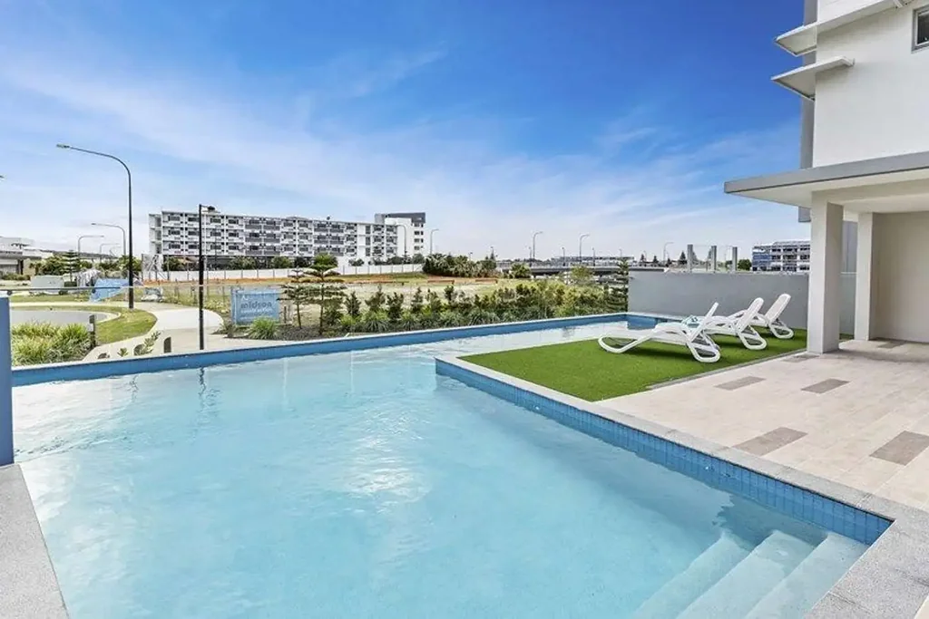 Birtinya 2Kwarto Elevated Lakeside Living From The 5th Floor