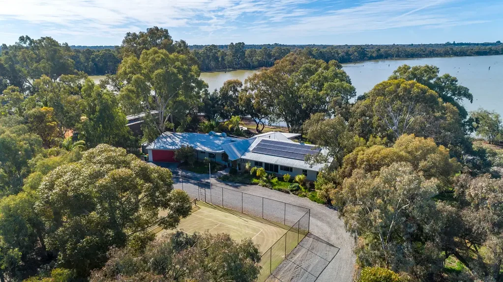 Nichols Point 4ਬੈੱਡਰੂਮ STUNNING FAMILY RETREAT WITH GORGEOUS WATER VIEWS