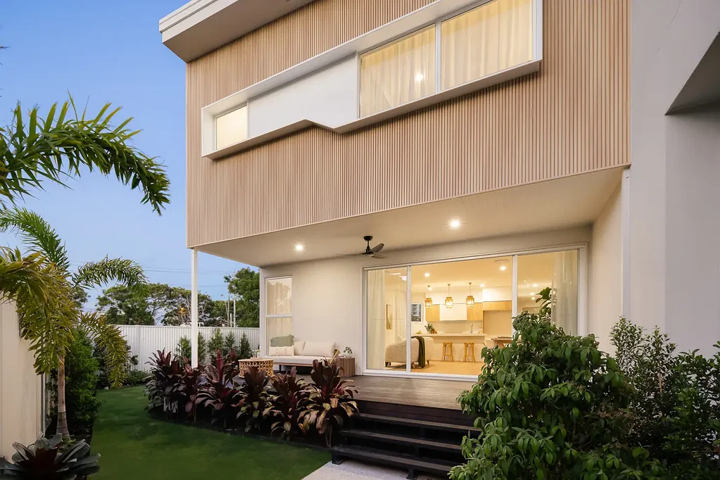 13 Chant Street, Broadbeach Waters, QLD 4218