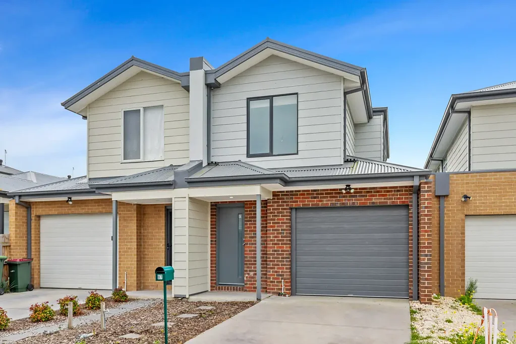 Your Modern Sanctuary in a Prime Location