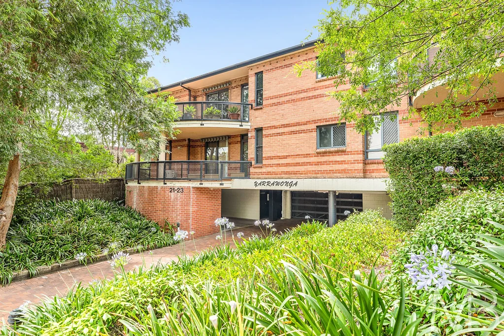 Spacious & Peaceful Apartment In Convenient Location