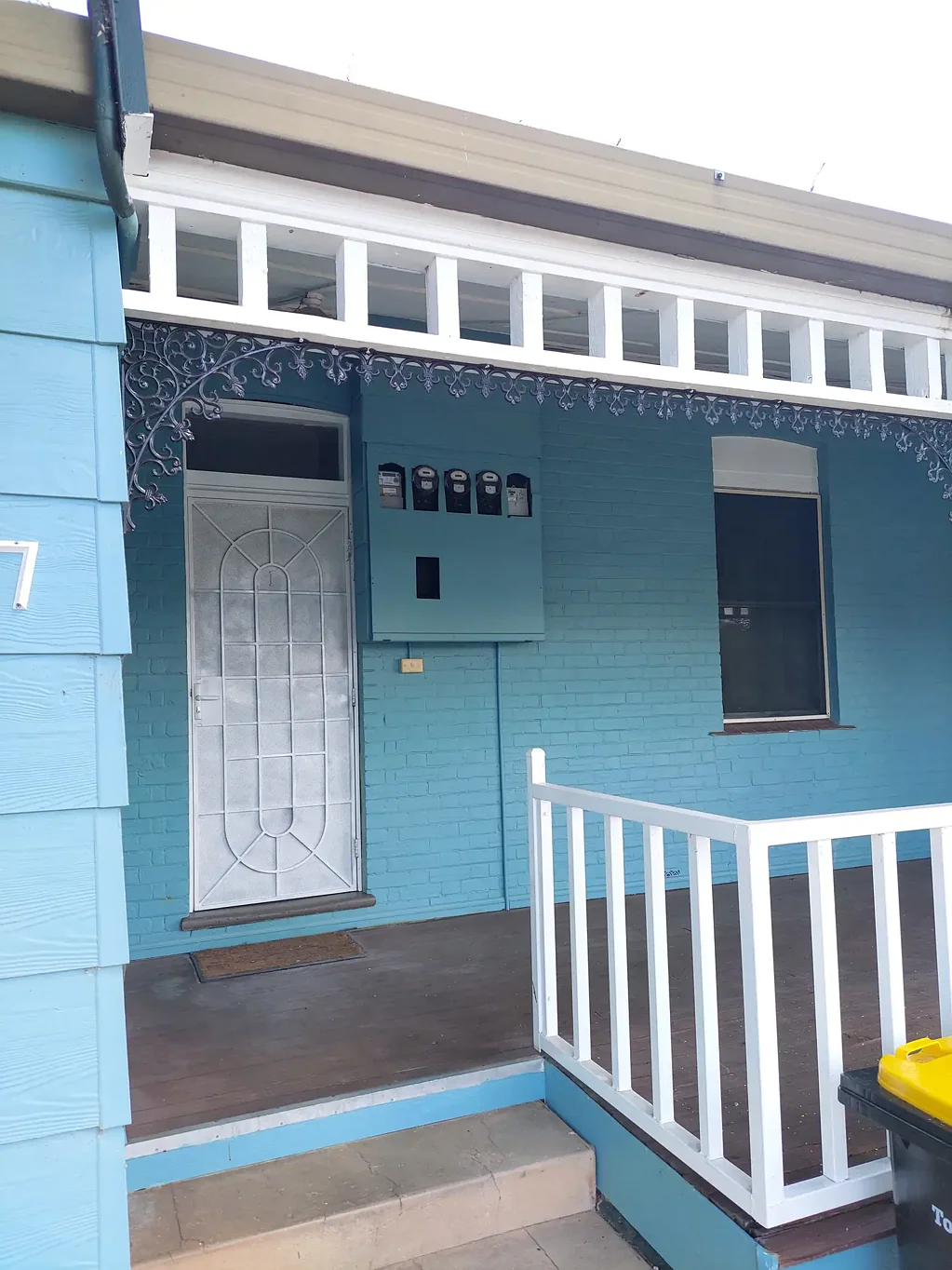 ONE BEDROOM UNIT CLOSE TO TOWN