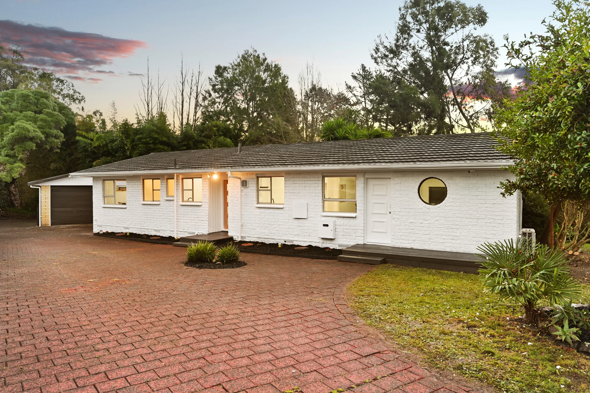 Glenview 4Moenga Fully Renovated | Stunning Gully Outlook