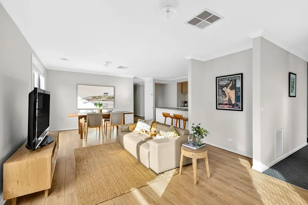 Charlemont 4ห้องนอน Stylish Coastal Retreat in a Prime, Connected Location
