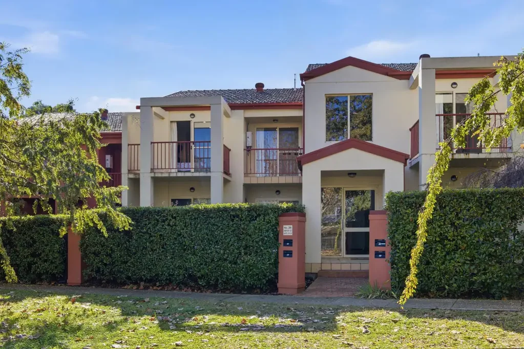 Turner 2ਬੈੱਡਰੂਮ Spacious Top Floor Living in a Boutique Turner Setting