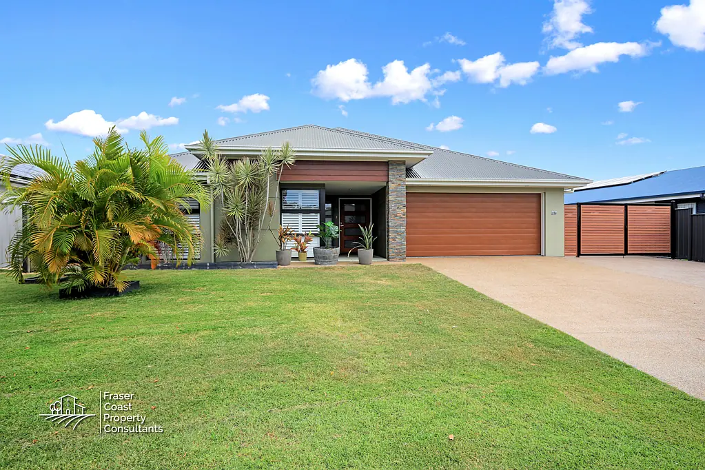 Burrum Heads 4침실 A WINNING COMBINATION……. BUILT TO THE HIGHEST OF STANDARDS & DESIGNED FOR FAMILY LIVEABILITY…..JUST A SHORT STROLL TO THE WATERFRONT!