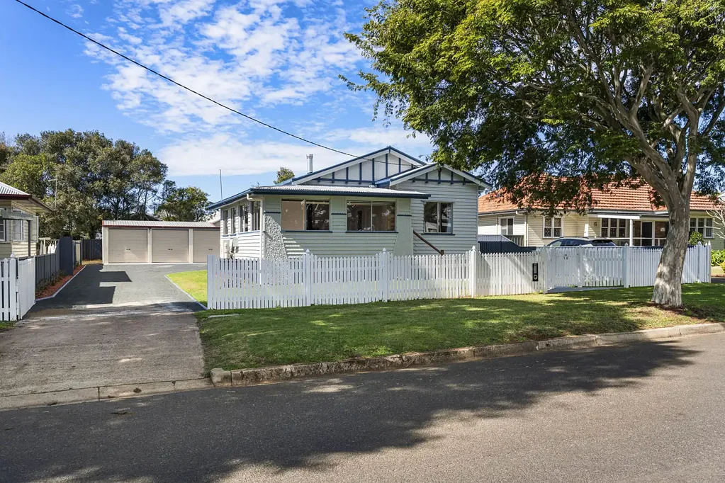 10 Bothwell Street, Newtown, QLD 4350