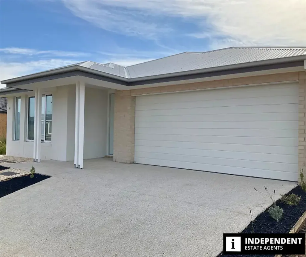 Stunning 4 Bedroom House for Rent in Clyde North - Your Dream Home Awaits!