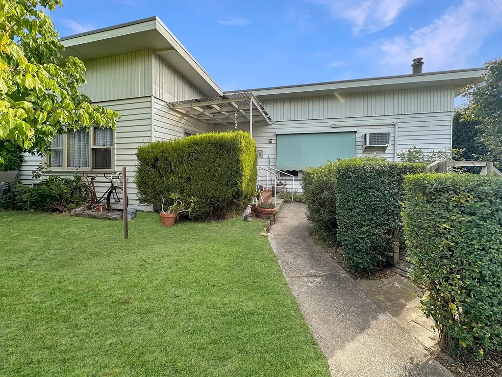 Avoca 3 Bedroom COUNTRY RETREAT ON GENEROUS ALLOTMENT